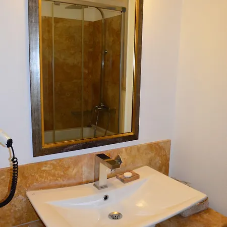 Gule Cunda Ayvalı