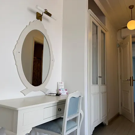 Hotel Gule Cunda *