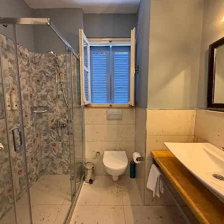 Gule Cunda Hotel