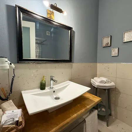Gule Cunda Hotel