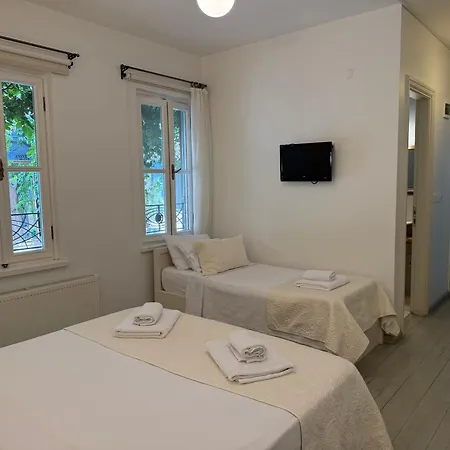 Gule Cunda Hotel *