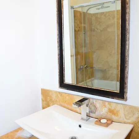 Gule Cunda Отель *