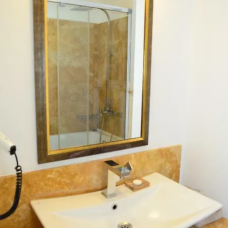 Gule Cunda Отель